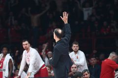 Η αποθέωση του Μπαρτζώκα και η αντίδραση του Βεζένκοφ που έγινε viral