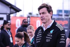 Ο Βολφ παραμένει επιφυλακτικός για το πλεονέκτημα της Mercedes