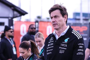 Ο Βολφ παραμένει επιφυλακτικός για το πλεονέκτημα της Mercedes
