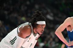 Ενθουσιασμένος ο Χολμς για την επιστροφή του στη δράση (vid)