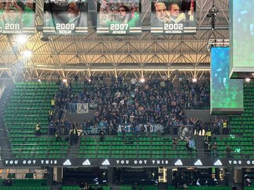 Οι 300 φίλοι του Ηρακλή έδωσαν το «παρών» στο T-Center (pic)