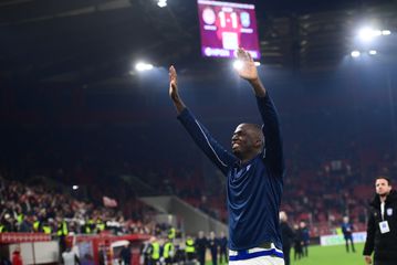 Συγκίνηση και αποθέωση για τον Τεττέη στο «αντίο» του στην Κηφισιά (gallery)