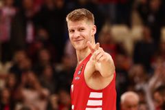 Από την αμφισβήτηση στην αποθέωση: Οι 5 στιγμές-ορόσημα που έκαναν τον Ουόκαπ σύνθημα στον Ολυμπιακό! (vids)