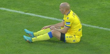 ΟΦΗ - Αστέρας Τρίπολης: Κοντά στο γκολ ο Μπαράλες με δυνατή κεφαλιά