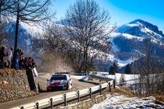 Ακάθεκτος ο Οζιέ στο Μόντε Κάρλο (vid)