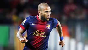 Patch με... φυλακισμένο Άλβες στο PES να ντριμπλάρει υπό αστυνομική επιτήρηση! (pic)