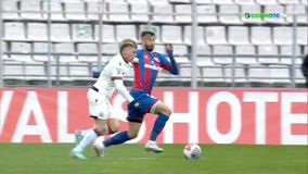 Στο δοκάρι το σουτ του Τόμας