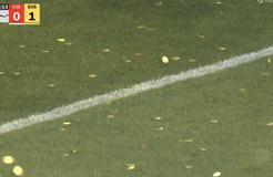 Επος: Οπαδοί της Ντόρτμουντ και της Κολωνίας διαμαρτύρονται... με σοκολατένια νομίσματα (vid)