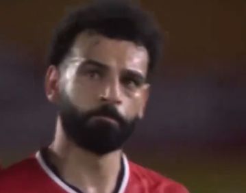 Επιστρέφει στην Αγγλία ο Σαλάχ μετά τον τραυματισμό του