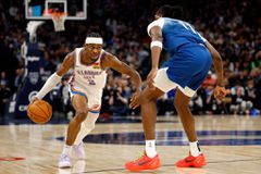 Θρίαμβος για Θάντερ, εμφατικές νίκες για Νικς και Καβαλίερς