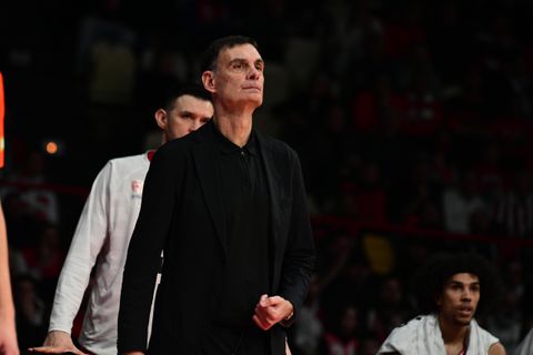 Μπαρτζώκας: «Αδύνατον να ζητάω 40′ πλήρη συγκέντρωση από τους παίκτες με τόσα ματς» (vid)