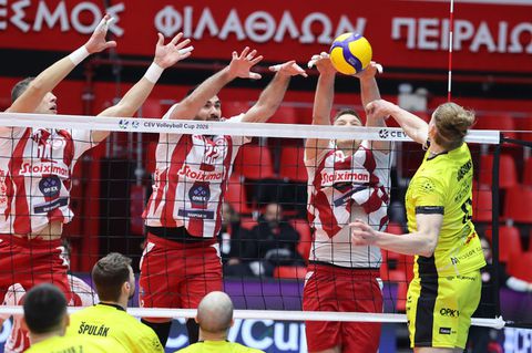 Πότε είναι η ρεβάνς του Ολυμπιακού με την  Καρλοβάρσκο  και πως προκρίνεται