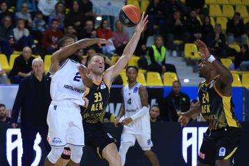 Οι δωδεκάδες των ΑΕΚ και Καρδίτσα για την ευρωπαϊκή τους μονομαχία - Ντεμπούτο για Νάναλι και Φίζελ