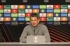 Ο Λουτσέσκου ρωτήθηκε για το τραγούδι που του έκαναν οι φίλοι του ΠΑΟΚ