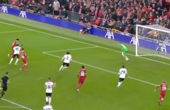 Η Λίβερπουλ «υπέταξε» τη Λούτον στο δεύτερο ημίχρονο και συνεχίζει στην κορυφή