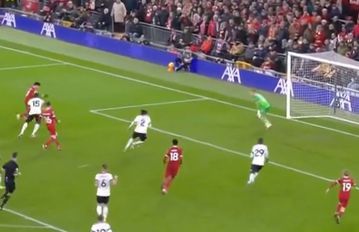 Η Λίβερπουλ «υπέταξε» τη Λούτον στο δεύτερο ημίχρονο και συνεχίζει στην κορυφή