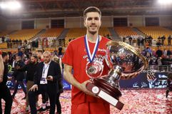 Πετρούσεφ: «Το Κύπελλο ήταν ο πρώτος μου τίτλος με τον Ολυμπιακό και εύχομαι να έρθουν πολλοί ακόμα» (vid)