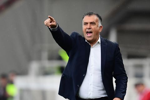 Εκνευρισμένος ο Αναστασίου με τη διαιτησία, δεν δέχθηκε ερωτήσεις μετά το Ολυμπιακός - Παναιτωλικός