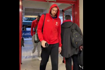 Η άφιξη του Ολυμπιακού στο γήπεδο του τελικού (vid)