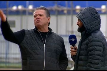 Ένταση στη Νέα Σμύρνη με οπαδούς του Πανιωνίου και τον Σούλη Παπαδόπουλο: «Ντροπή που παίξαμε μπάλα;»