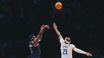 Με 40αρα του Έντουαρντς οι Τίμπεργουλβς νίκησαν τους Μάβερικς