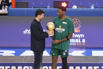 Δεν πρόλαβε να έρθει και έκανε την διαφορά - MVP του τελικού στο Allwyn Final 8 ο Χέιζ-Ντέιβις (vid)