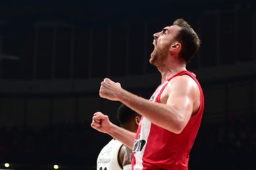 «Γίγαντες» Μιλουτίνοφ και Τζόουνς, παίζουν στον τελικό - Ποιοι ξένοι έμειναν εκτός 12αδας