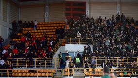 Οπαδοί Ολυμπιακού και Παναθηναϊκού στην ίδια κερκίδα στα «Δυο Αοράκια»