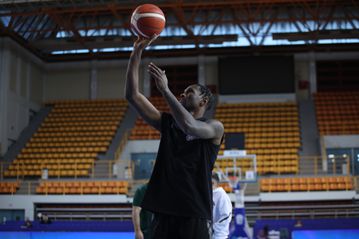 Ο Χέιζ-Ντέιβις κάνει προθέρμανση με κλασική μουσική πριν τον τελικό Κυπέλλου