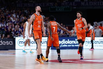 Χουάν Ρόιγκ: «Το μπάσκετ χρειάζεται σωστή διαχείριση για να ανταγωνιστεί το ποδόσφαιρο»