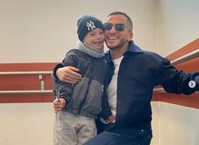 Η πολύ όμορφη ανάρτηση του Ομάρ Ελαμπντελαουί μαζί με τον γιο του με αφορμή την Παγκόσμια Ημέρα για το Σύνδρομο Down