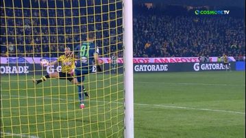 Συνέχεια στον... πόλεμο ΑΕΚ - Παναθηναϊκός: «Ο κανονισμός συνδέει το χέρι με κίτρινη κάρτα ΜΟΝΟ για υποσχόμενη επίθεση» (vid)