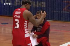 Ο Κάνααν έκανε ευτυχισμένο έναν μικρό φίλο του Ολυμπιακού (vid)