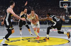 Με Super Mario η Ρεάλ πέρασε εμφατικά από το άντρο της Παρτίζαν