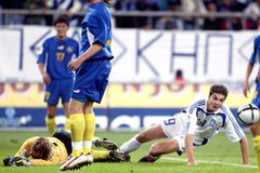 Υπέρ της Ελλάδας η παράδοση κόντρα στο Καζακστάν