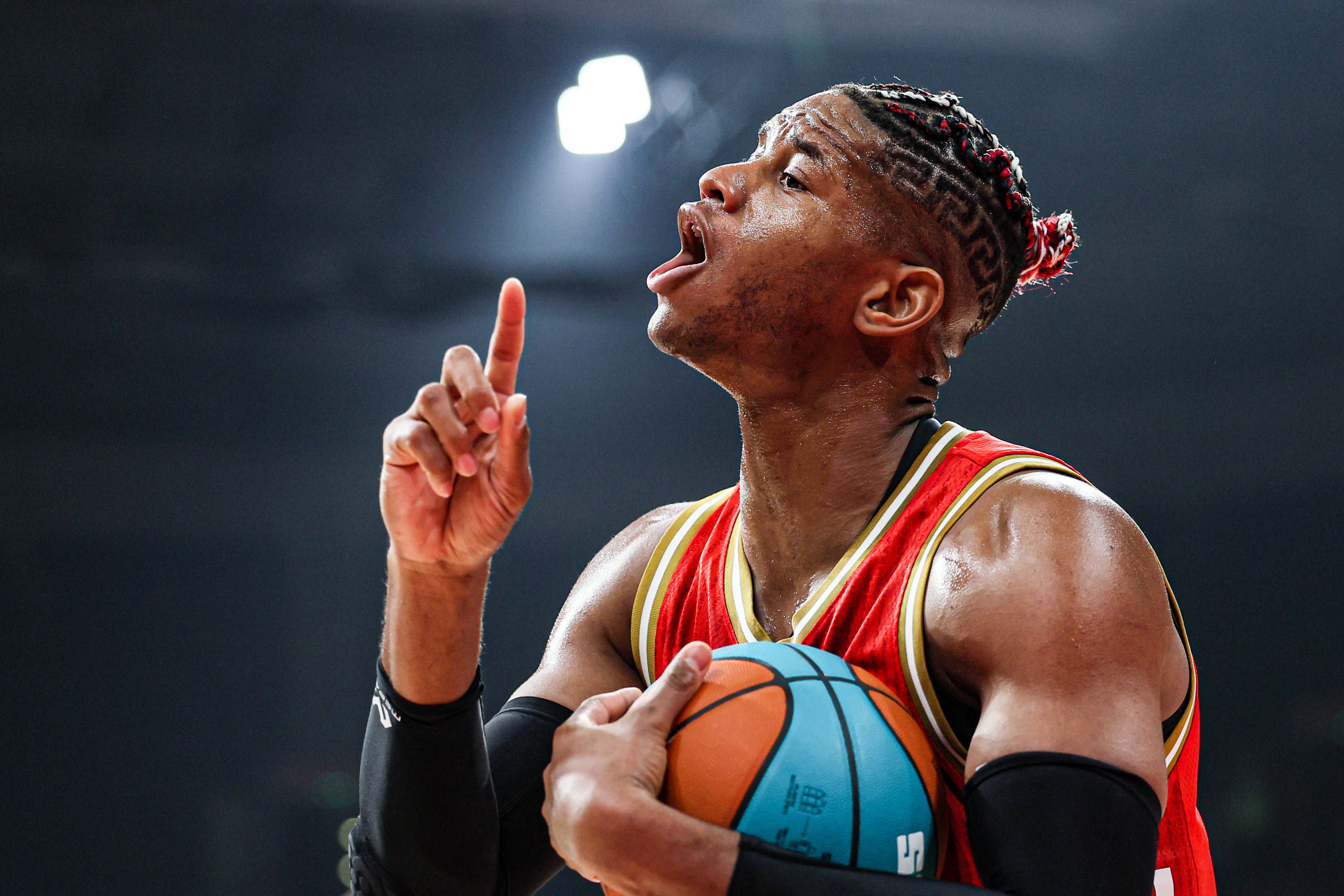 Ριβέρο στο Sportal: «Θα "σκοτωθούμε" με Λεσόρ στο παρκέ - Δεν έφταιγε ο Γιαννακόπουλος που γύρισε το ματς»