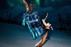 Η Τρόμσο παρουσίασε φανέλα εμπνευσμένη από το Βόρειο Σέλας