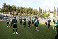 Αποθέωση με «Χόρτο μαγικό» από τον κόσμο του Παναθηναϊκού μετά τη νίκη επί της Λαμίας (gallery)