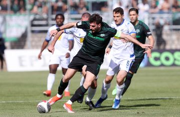 Οι απαντήσεις του Ιωαννίδη άρχισαν εν μέσω... ωραίας ατμόσφαιρας