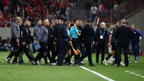 «Ντου» των ανθρώπων του ΠΑΟΚ στον Νογκέιρα με τη λήξη στο Φάληρο (gallery)