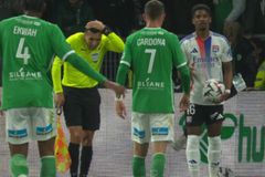 Η γαλλική ομοσπονδία εξέδωσε οργισμένη ανακοίνωση για τα όσα συνέβησαν στο Σεντ Ετιέν - Λυών