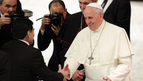 «Κατέρρευσε, ο καημένος!» - Οι ατάκες του Πάπα Φραγκίσκου για Μαραντόνα, Μέσι και η αγάπη για τη Σαν Λορέντσο