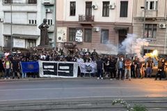 Βγήκαν στους δρόμους της Σερβίας οι φίλοι της Παρτίζαν για τα γενέθλια του ΠΑΟΚ (pic)