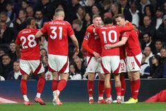 Νότιγχαμ έτοιμη για τα αστέρια, «καθάρισε» την Τότεναμ και πάτησε τριάδα