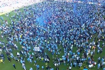 «Ντου» των οπαδών της Μάντσεστερ Σίτι μετά την κατάκτηση του πρωταθλήματος (vid)