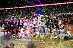 Βασίλισσα του πλανήτη σε ποδόσφαιρο και μπάσκετ με 25 ευρωπαϊκά στα δύο λαοφιλέστερα αθλήματα