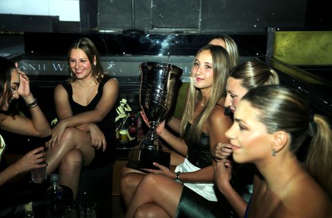 Τα κορίτσια του Ολυμπιακού στο πόλο γιόρτασαν το 10 συνεχόμενο πρωτάθλημα στον Αργυρό (vid/ gallery)