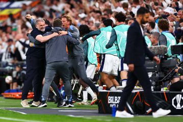 Έγραψε ιστορία ο Ποστέκογλου, έγινε ο πρώτος Έλληνας προπονητής με ευρωπαϊκό τίτλο!