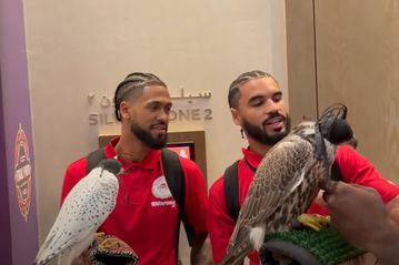 Η αναχώρηση και η αραβική υποδοχή του Ολυμπιακού: Η «ερυθρόλευκη» παρακάμερα του ταξιδιού στο Άμπου Ντάμπι (vid)