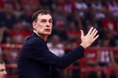 Μπαρτζώκας: «Μπορώ να κόψω παίκτη λόγω της γκρίνιας»